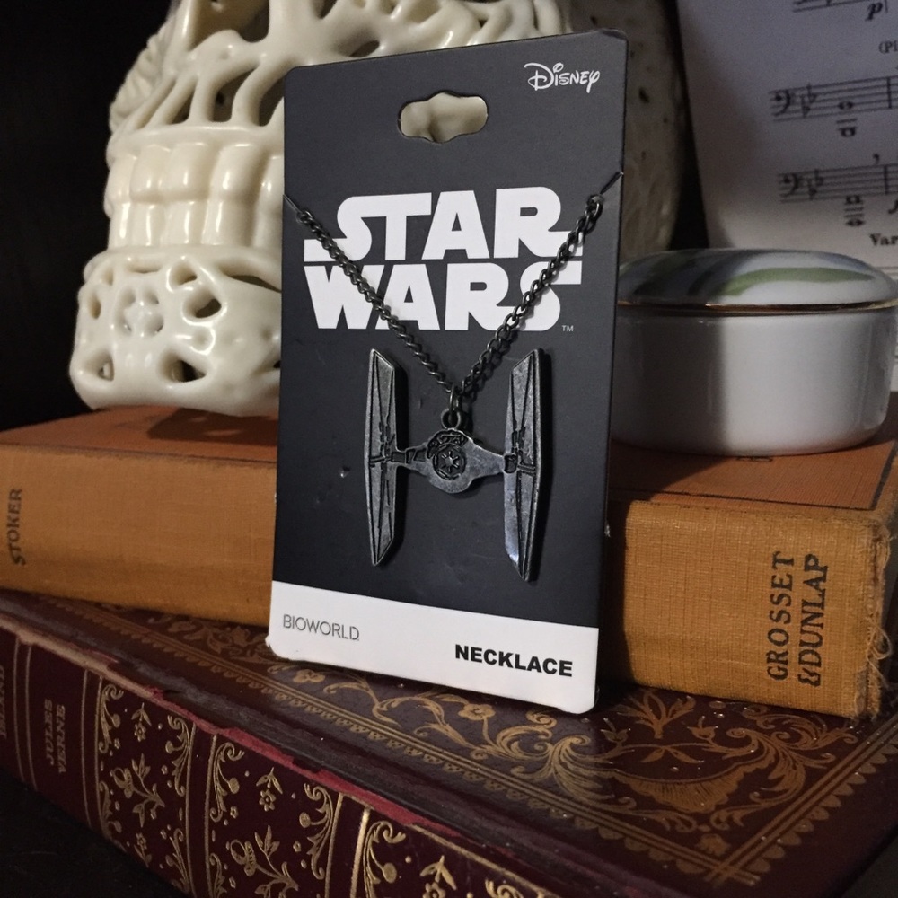 ✨Star Wars Imperial Tie Fighter Necklace 🎯